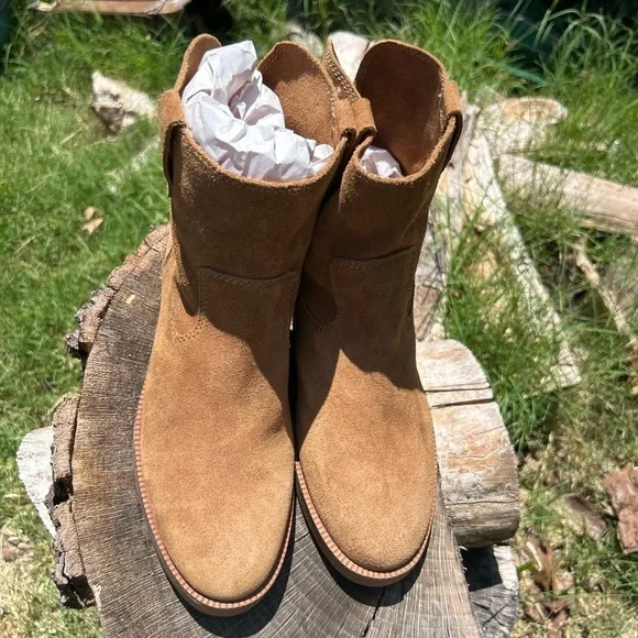Lucky Brand Rhetty leather suede pull on booties in caramel tan NWOB Sz-9M.Q